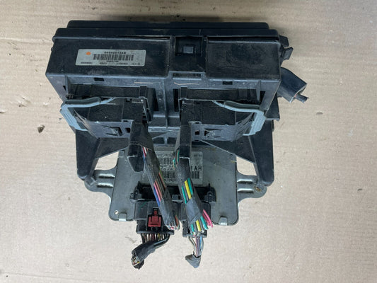 2004 2005 Dodge Durango  Fuse Box Relay Unit Module Body Control N7163 PS0