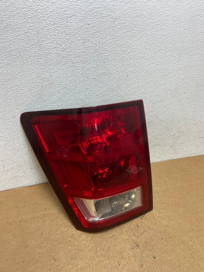 2005 to 2006 Jeep Grand Cherokee Left Driver Side Lh Tail Light AD4743 LK2