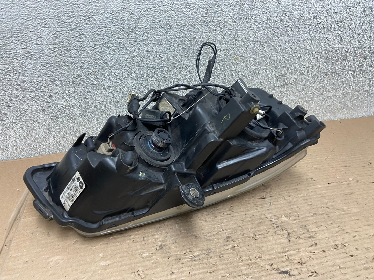 2008 to 2016 Chrysler Town and Country Left Driver Lh Side Headlight AA9723 DW5