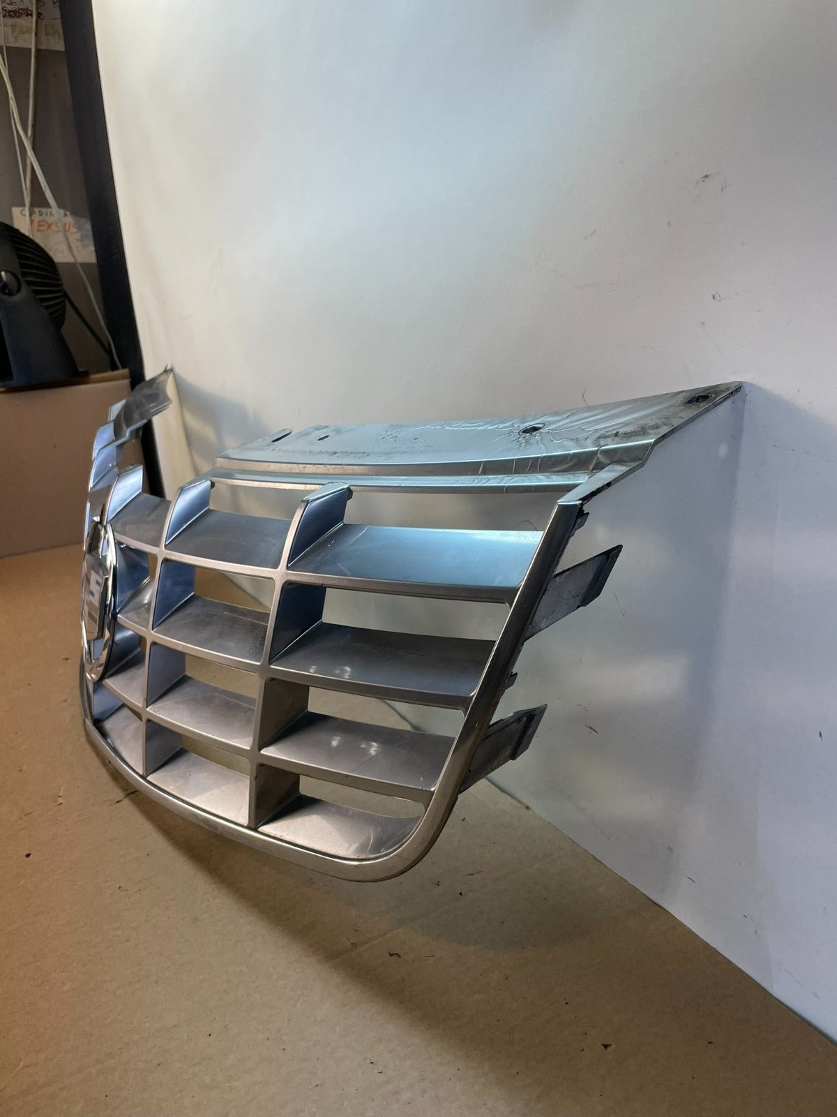 2006 to 2011 Cadillac DTS Front Bumper Upper Grille Grill AH0289 DG1
