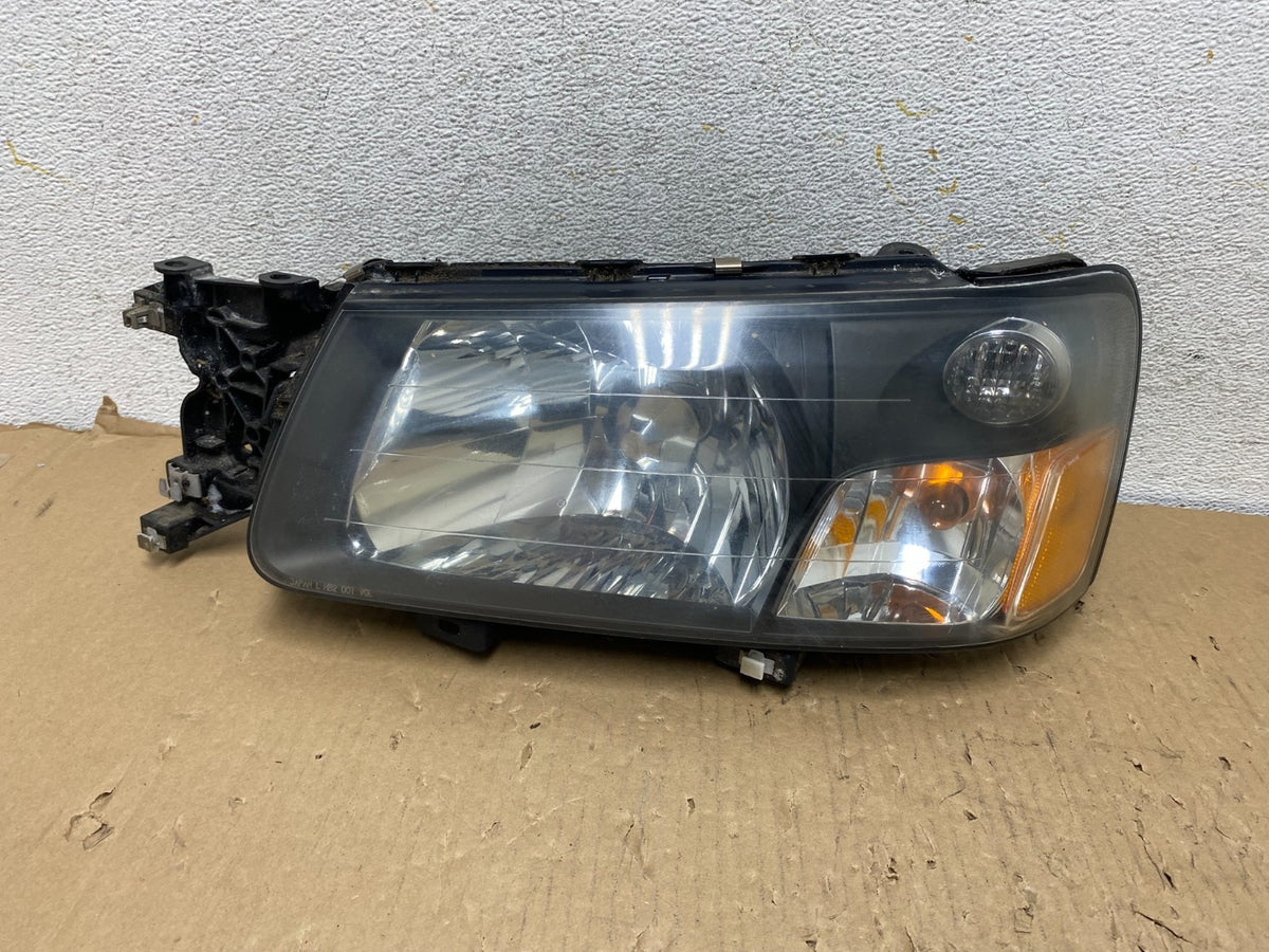 2003 - 2004 Subaru Forester Left Driver LH Headlight Halogen AH2848 DW0