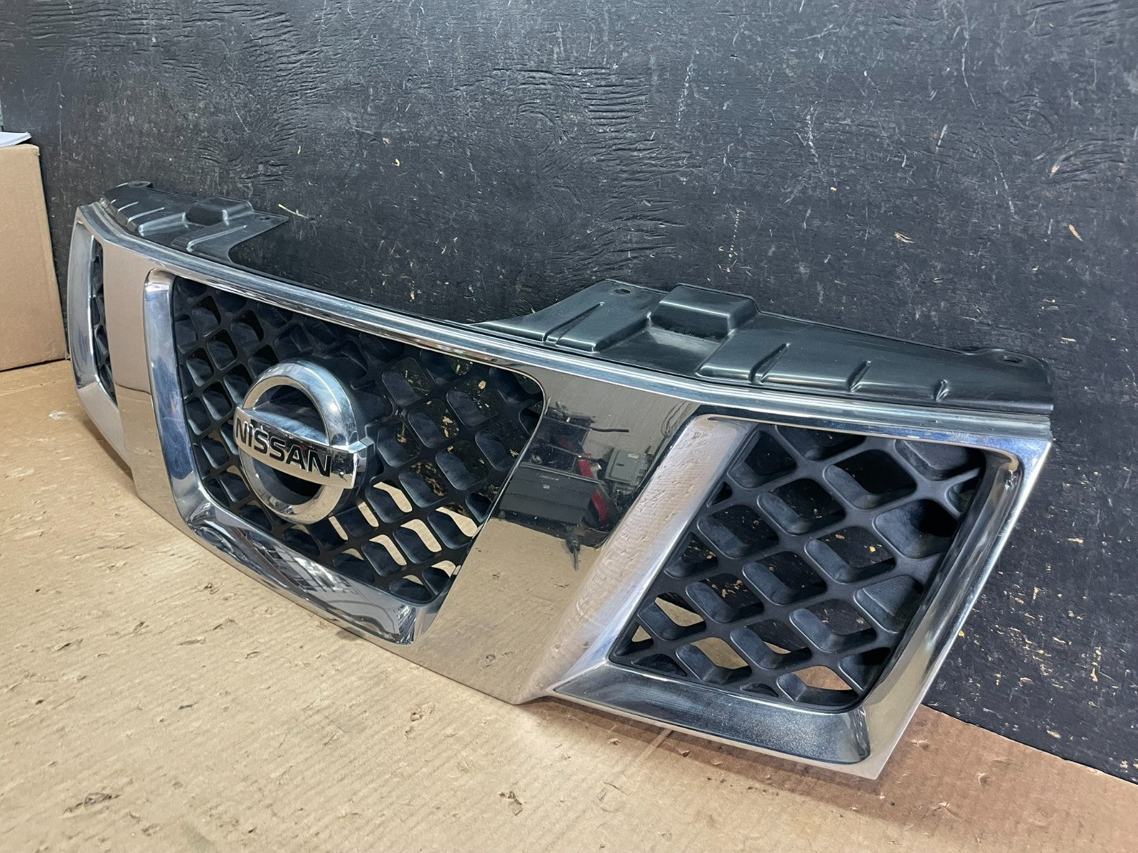 2005 2006 2007 Nissan Pathfinder Chrome Front Upper Grill Grille Oem Y9851 DG2