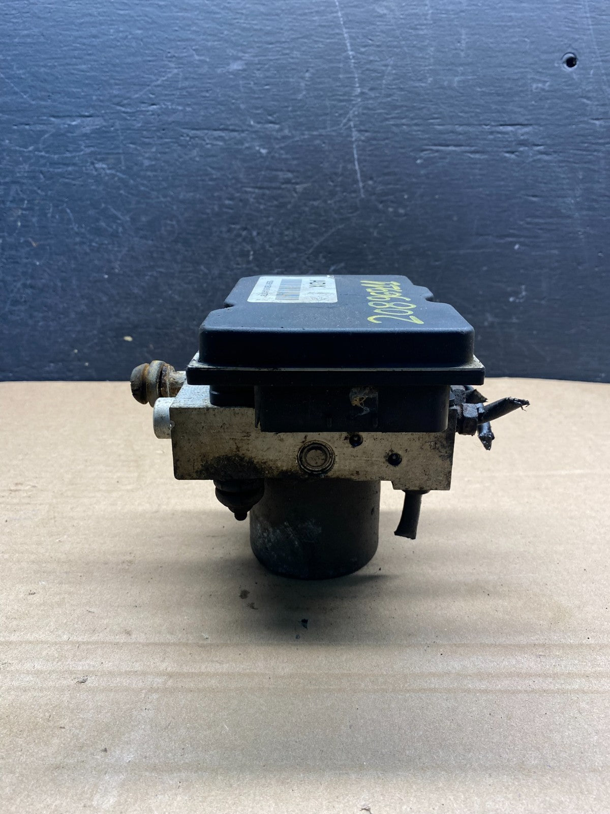 20896911 Chevrolet Tahoe 2011 ABS Anti-Lock Brake Pump Control Module AE2223 DW2