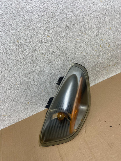 2002-2005 Pontiac Aztek Left Driver LH Side Park Upper Turn Signal AI1164 DW2