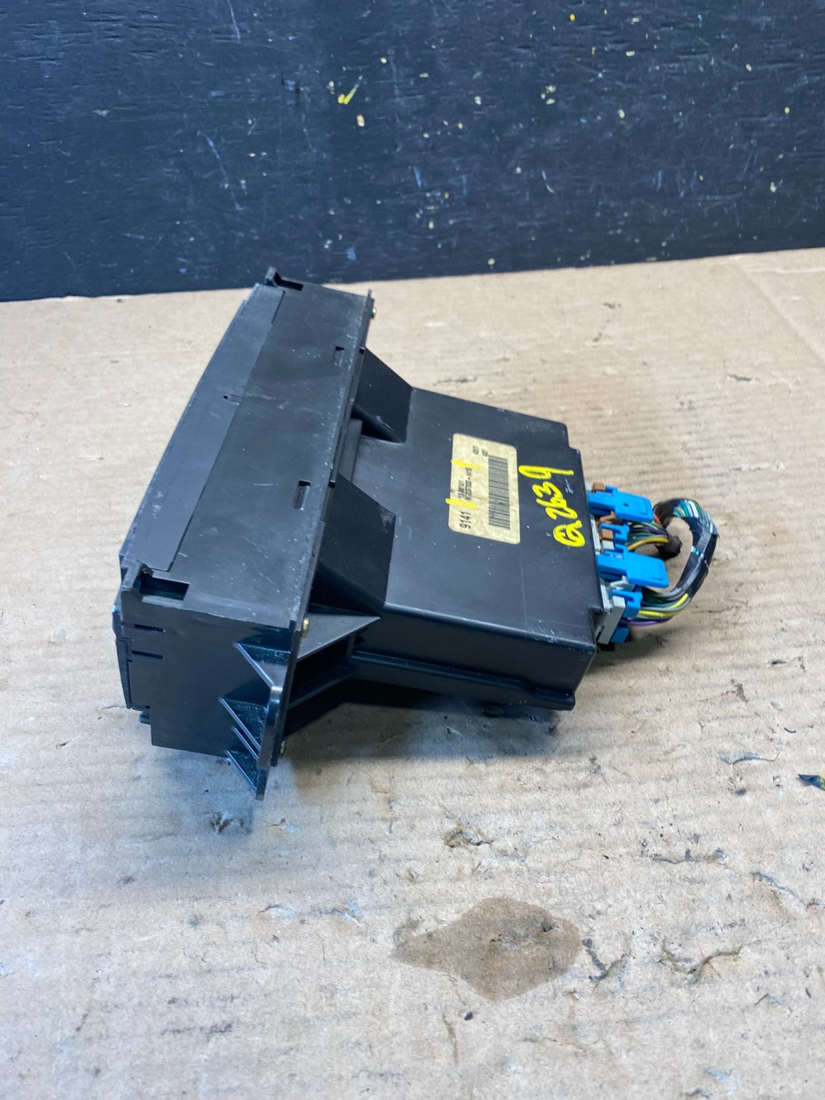 2005 to 2006 Cadillac STS AC Heater Climate Control Panel q2639 DG3
