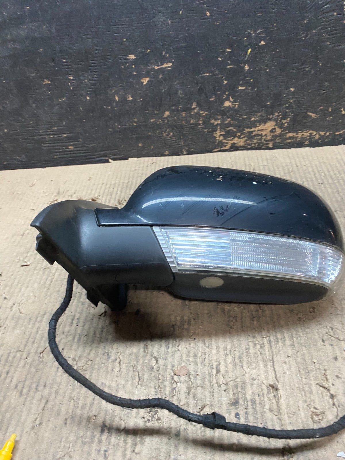 2004 to 2007 Volkswagen Touareg Left Door Power View Door Mirror OEM V4381 IT3