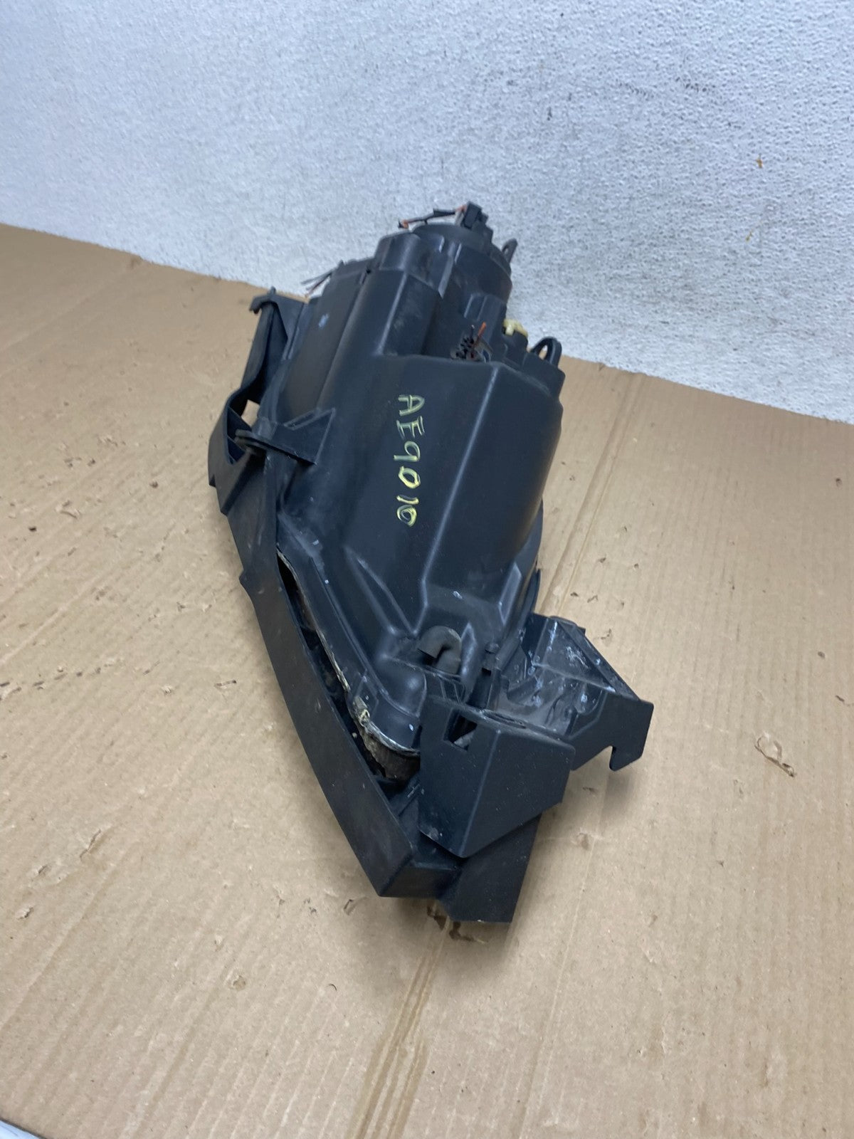 2004 to 2009 Mazda 3 Sedan Left Driver LH Side Headlight AE9010 DW7