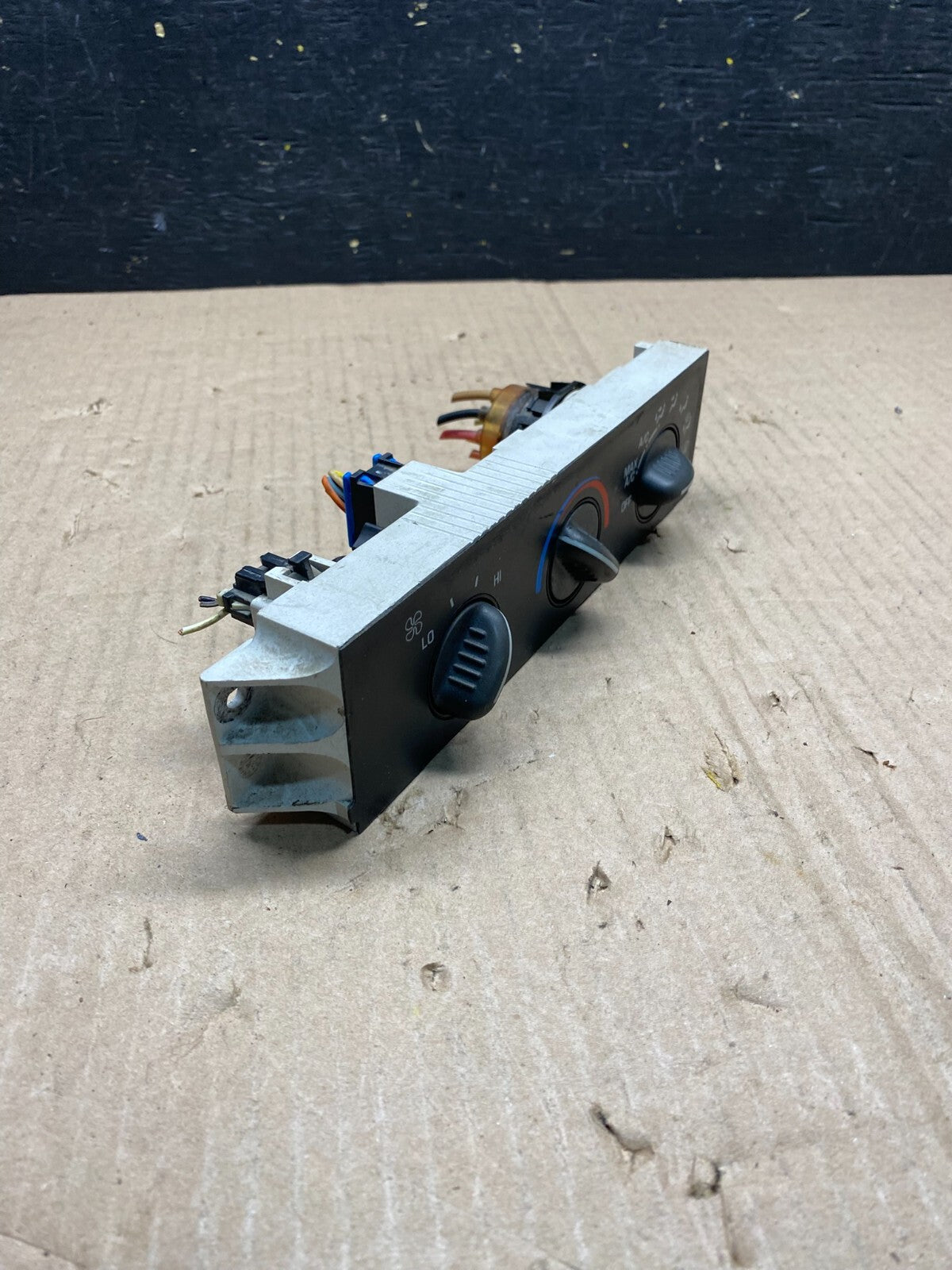 2001 - 2007 GMC Chevrolet Express 1500 Climate Control A/C N0577 DG1