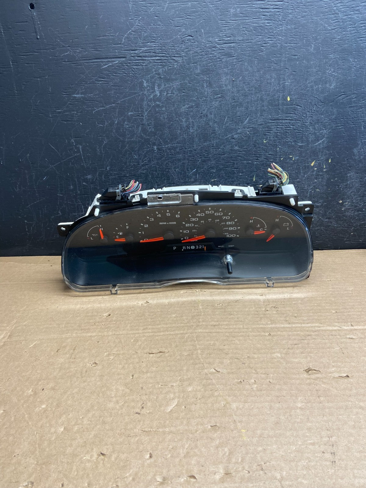 2006 Ford E350 Gauge Speedometer Cluster AF2538 DG0