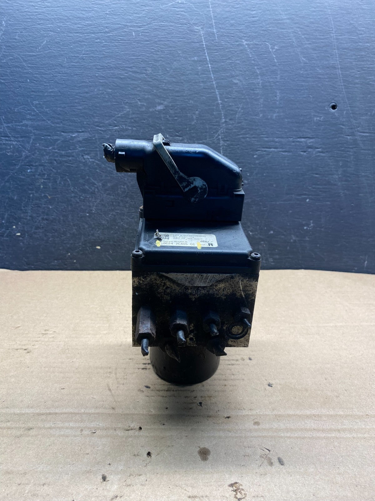 2011 - 2014 Ford E250 E350 Van ABS Anti Lock Brake Pump Module AE2227 DW1