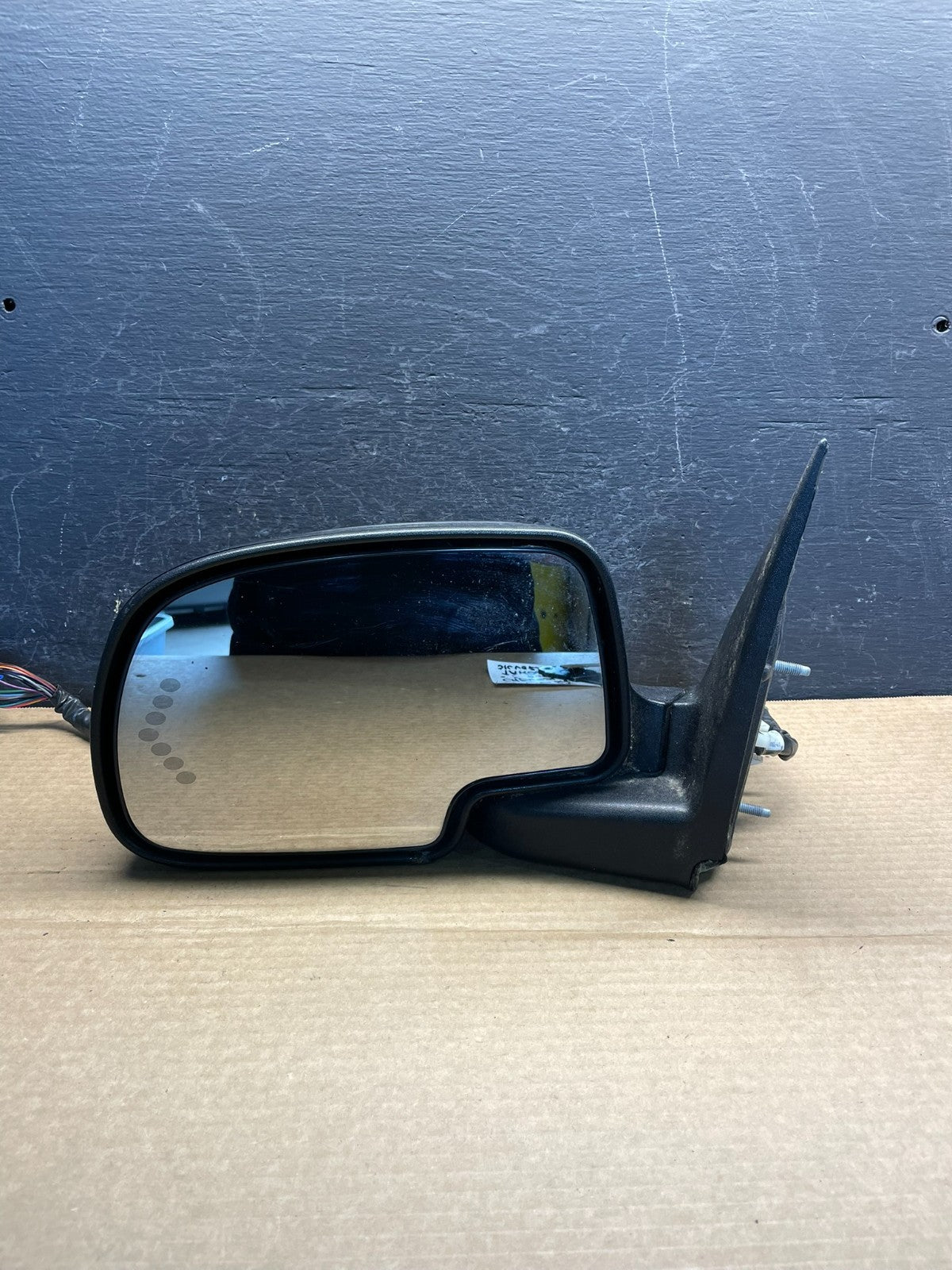 2003-2006 Chevrolet Tahoe Suburban Left Driver LH Turn Door Mirror AF6736 MS9
