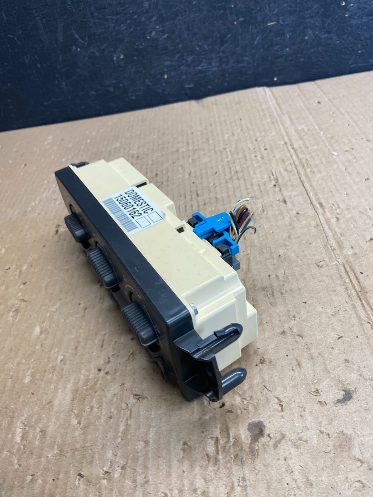 1999 to 2002 Chevrolet Silverado HVAC Heater Climate Control Module AE4114 DG2