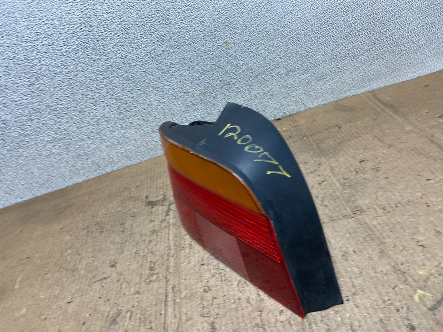 1996-2000 BMW 5-SERIES E39 528i 540i Left Driver Side LH Tail Light AA8586 LK1
