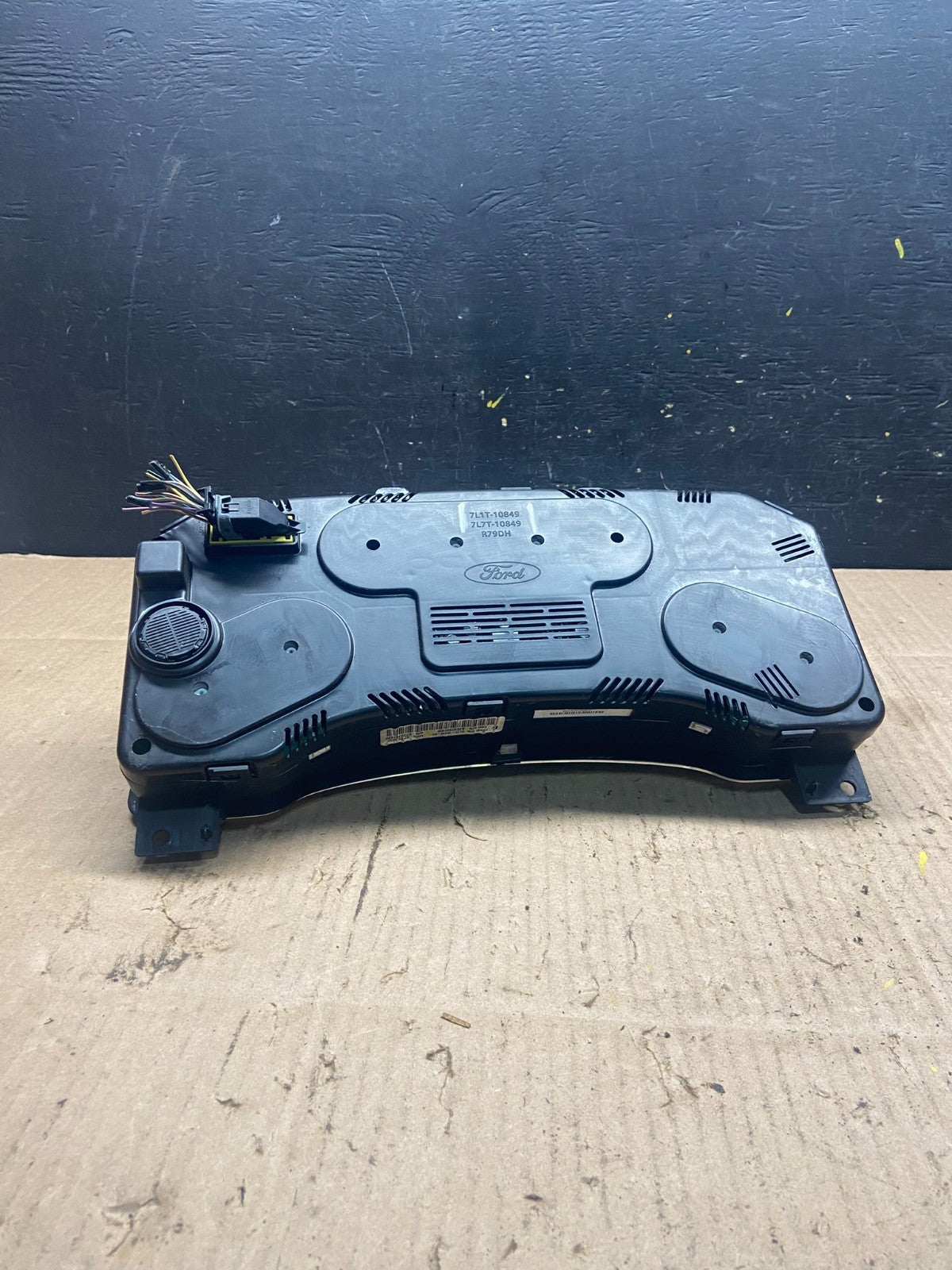 2007 2008 Ford  Expedition Speedometer Cluster Gauge Oem P3398 DG5