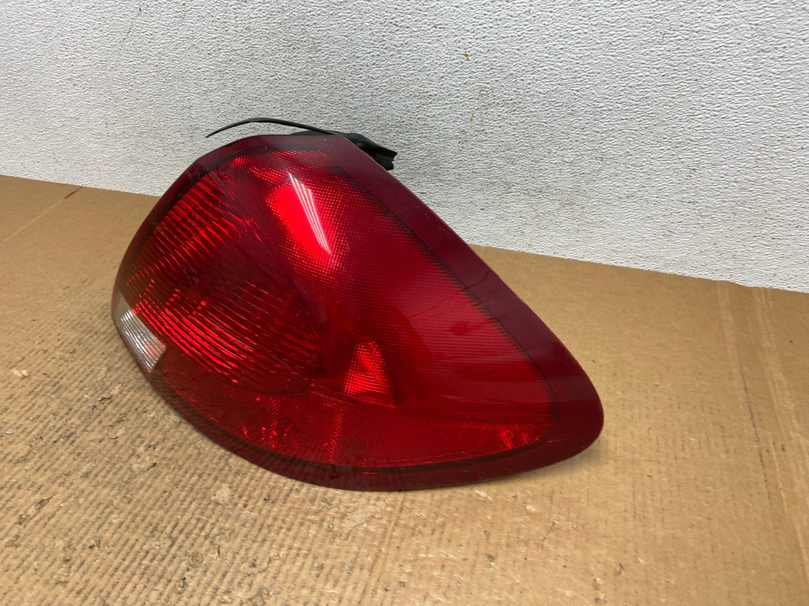 2000 to 2003 Ford Taurus Right Passenger Rh Side Tail Light AE2681 LK1