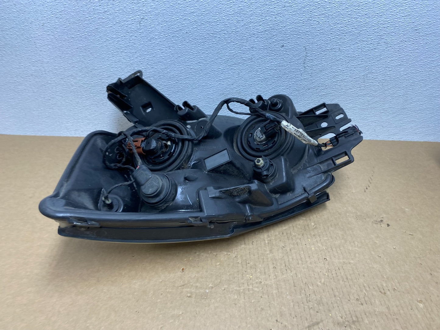 2004 to 2007 Nissan Armada Right Passenger RH Side Headlight Oem AC1200 DW5
