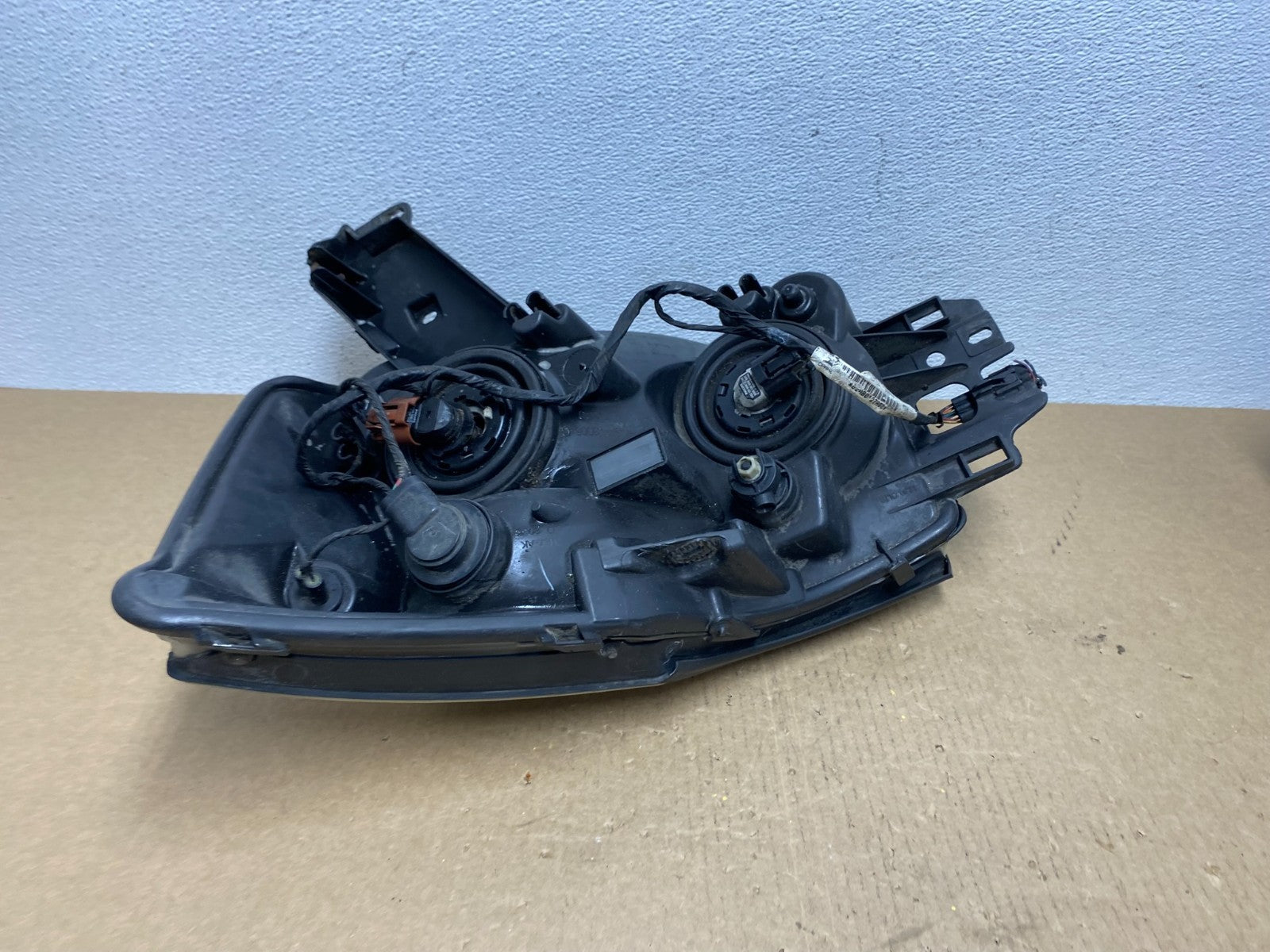 2004 to 2007 Nissan Armada Right Passenger RH Side Headlight Oem AC1200 DW5