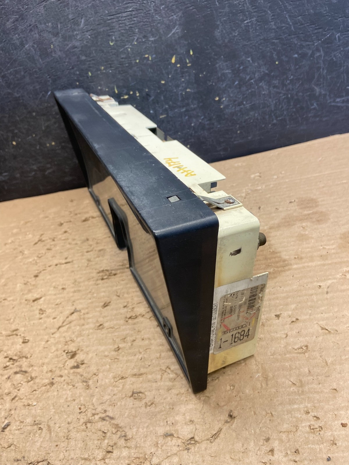 1991 to 2004 International Truck Semi Speedometer Gauge Cluster AH11743