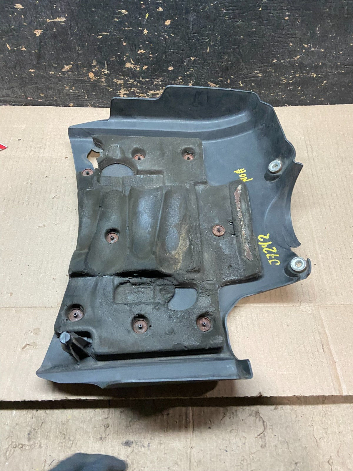 2007 to 2015 Nissan Armada Engine Cover Motor Shield x7658 DG7