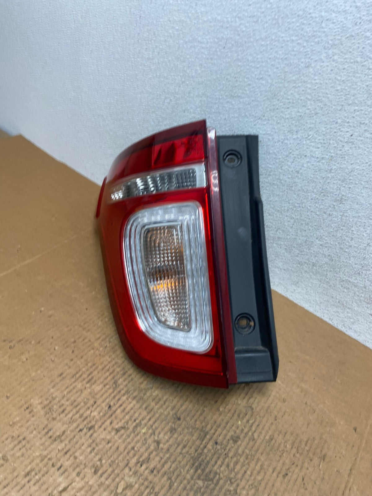2011 2012 2013 2014 2015 Ford Explorer Left Driver LH Side Tail light AE1518 LK1