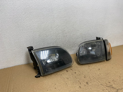 2000 - 2004 Toyota Tundra Left+Right Side Halogen Headlights AF8196 DW2