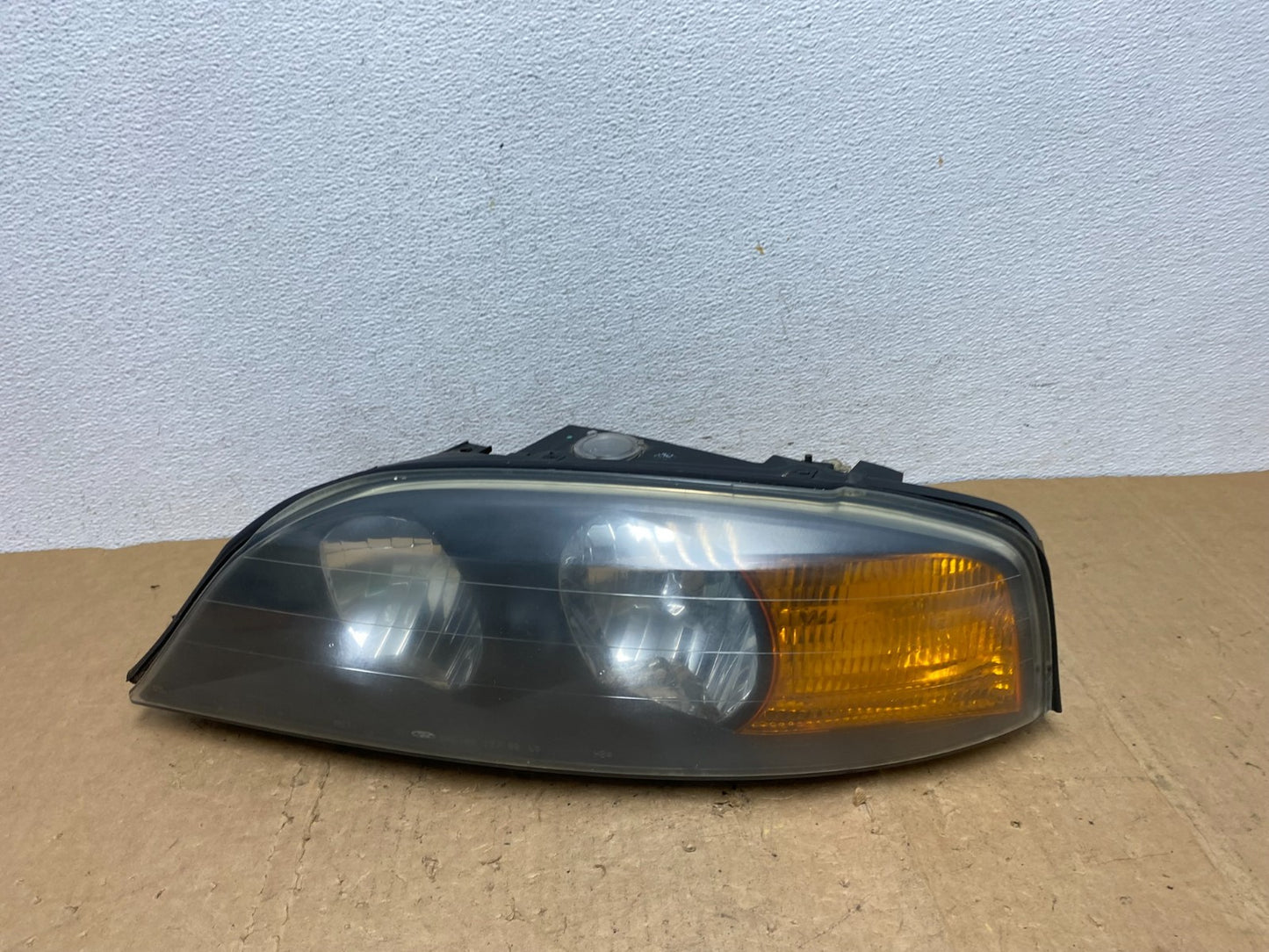 2000 to 2002 Lincoln Ls Left Driver Lh Side Headlight Halogen AD0616 DW0