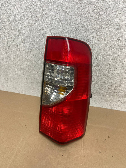 2002 2003 2004 Nissan Xterra Right Passenger RH Side Tail Light AE4981 LK0