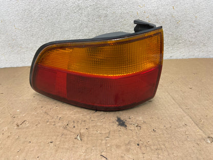 1998 1999 2000 Toyota Sienna Left Driver Tail light AI9346 LK0