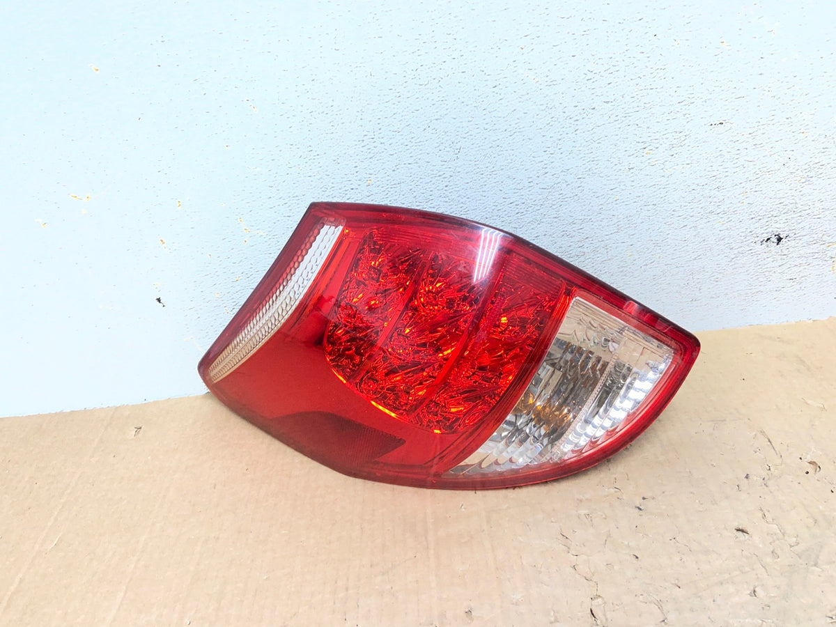 2006 2007 2008 Toyota Rav4 Left Driver LH Side Tail Light AI5639 LK0