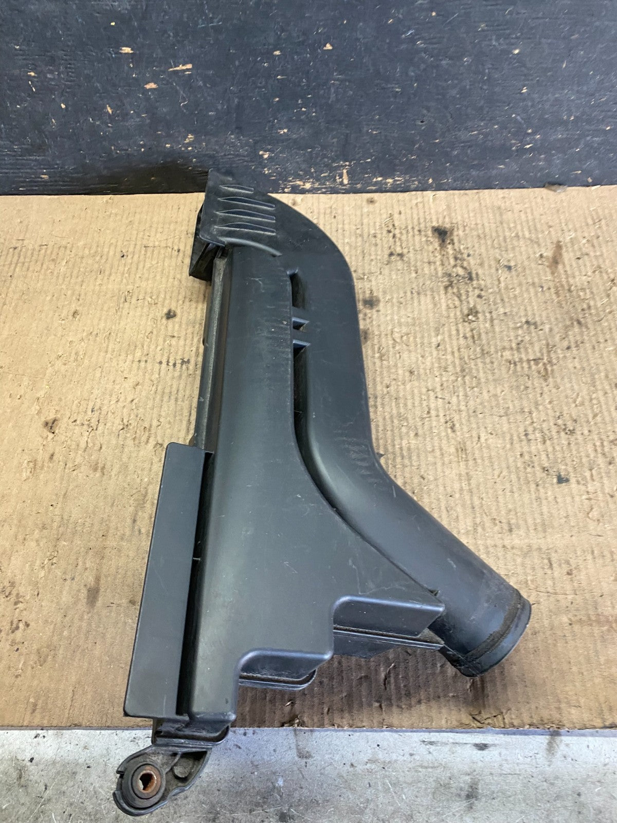 2007 to 2013 Nissan Altima 2.5L Air Duct Tube Resonator 16554-JA000 Q0450 DG3