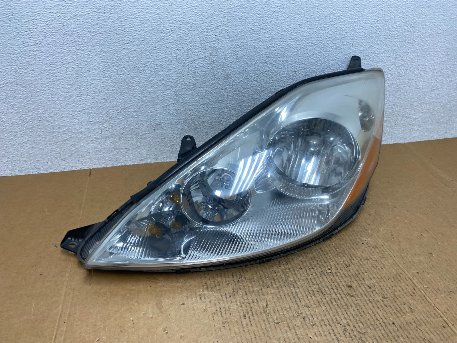 2006 to 2010 Toyota Sienna Left Driver Lh Side Headlight Halogen AE1406 DW2