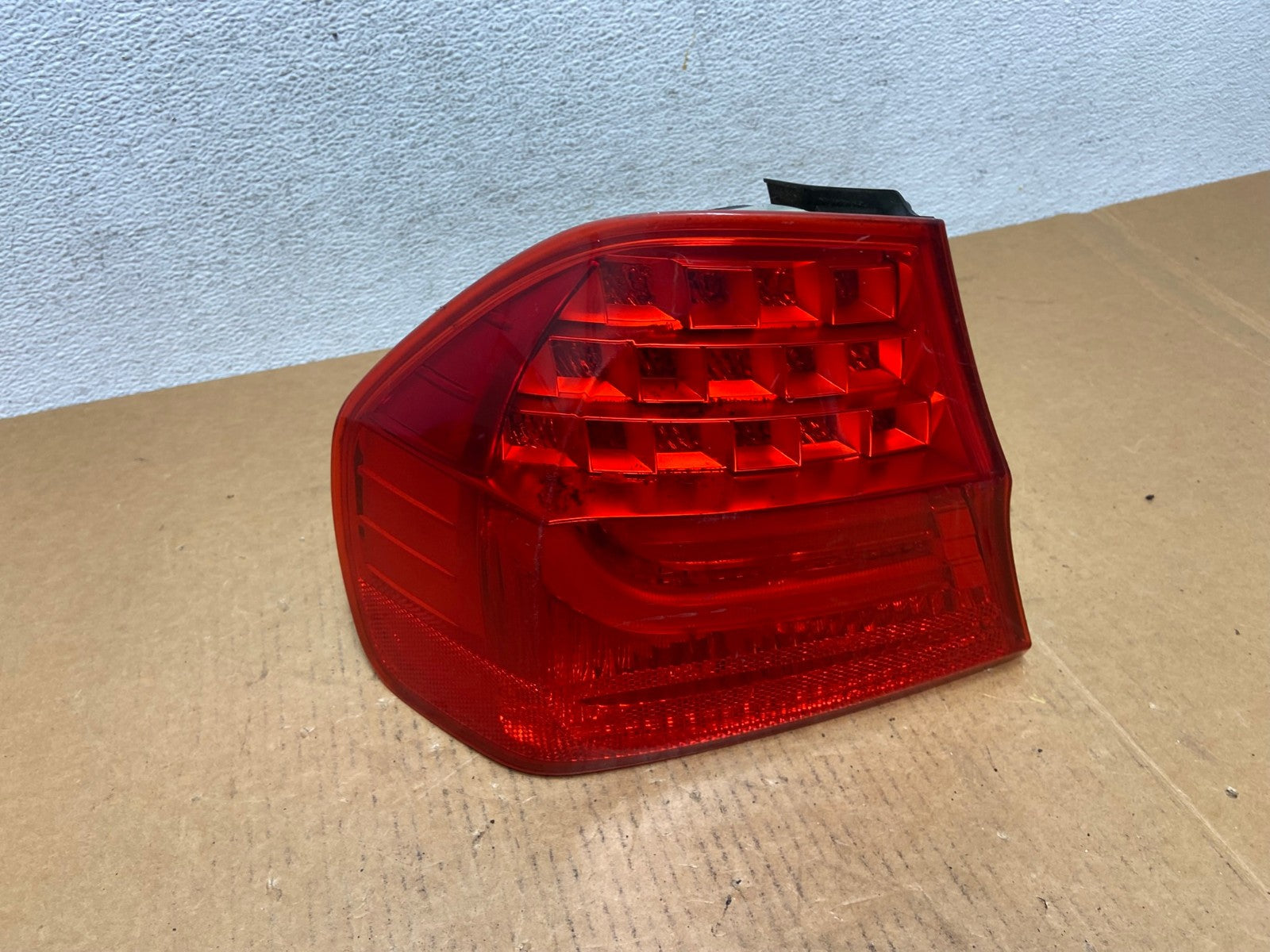 2009 2010 BMW 323i 325i 328i 335i 3 Series Left Driver Tail Light AD9153 LK0