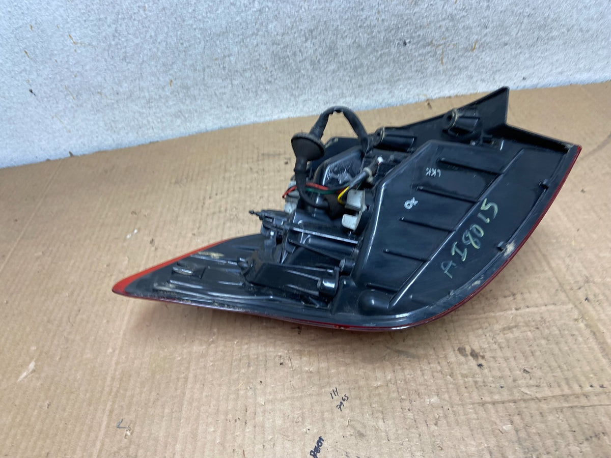 2014-2018 Kia Forte Right Passenger RH Side Tail Light AI8015 DW6