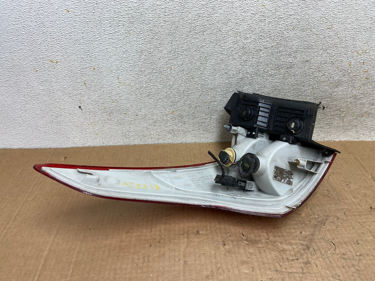 2013 to 2016 Ford Escape Right Passenger RH Side Tail Light AI5517 LK5