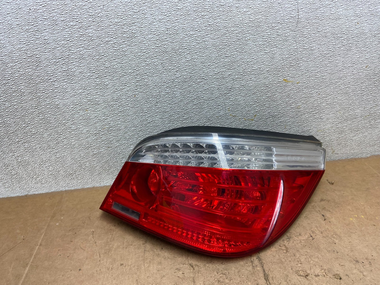 2008 2009 2010 BMW 5 525i 530i Right Passenger Rh Tail Side Light Oem X8984 DW0