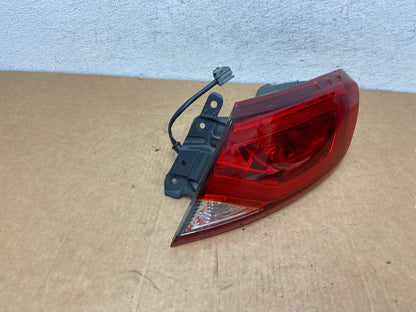 2015 2016 2017 Chrysler 200 Sedan Right Passenger Side Tail Light AD5479 LK2