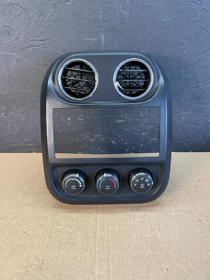 2011 to 2017 Jeep Compass Dash Climate Temperature Control Radio Bezel AF3645 DW0