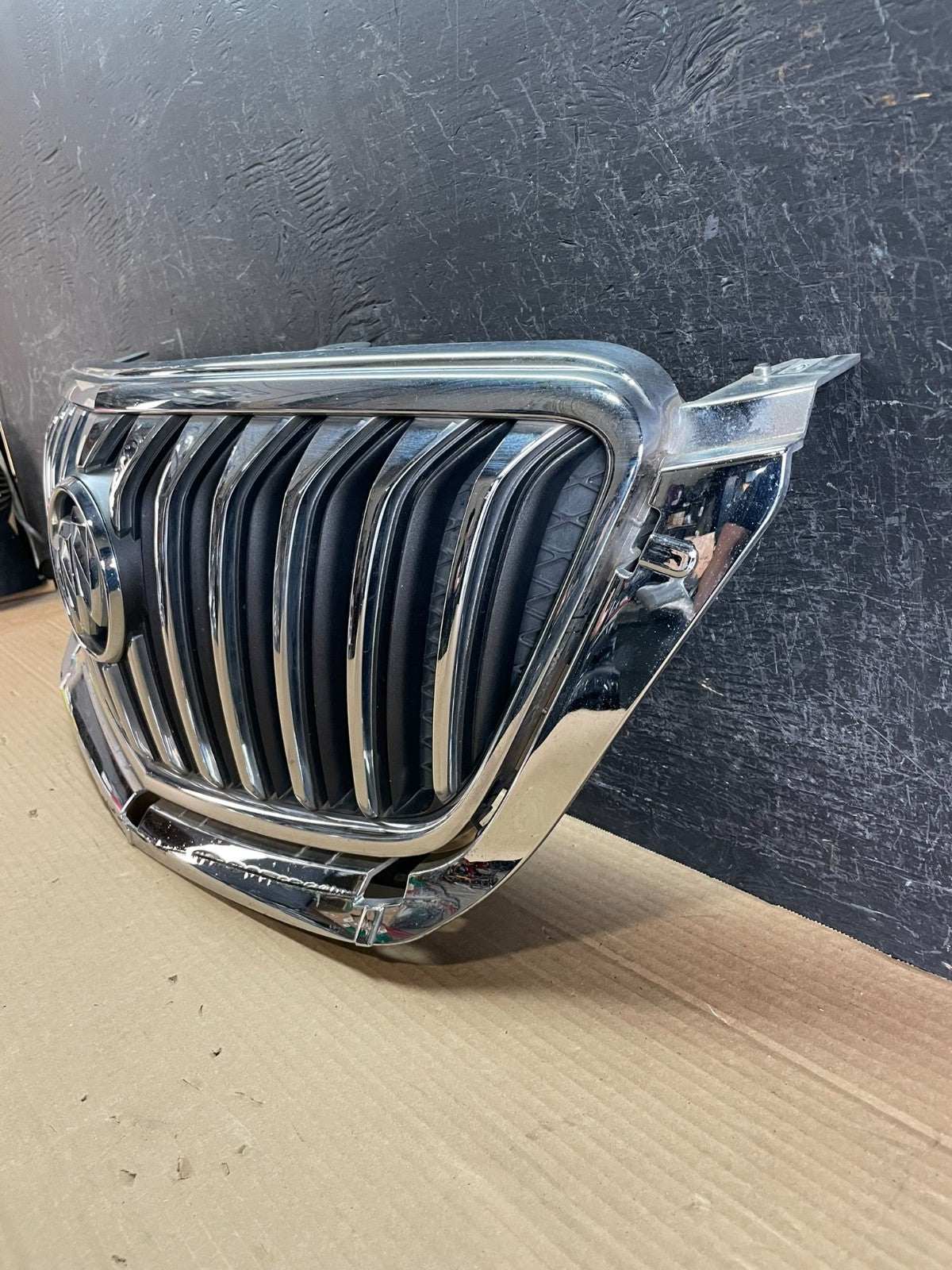2013 to 2016 Buick Encore Front Upper Grill Grille ae9943 DG1