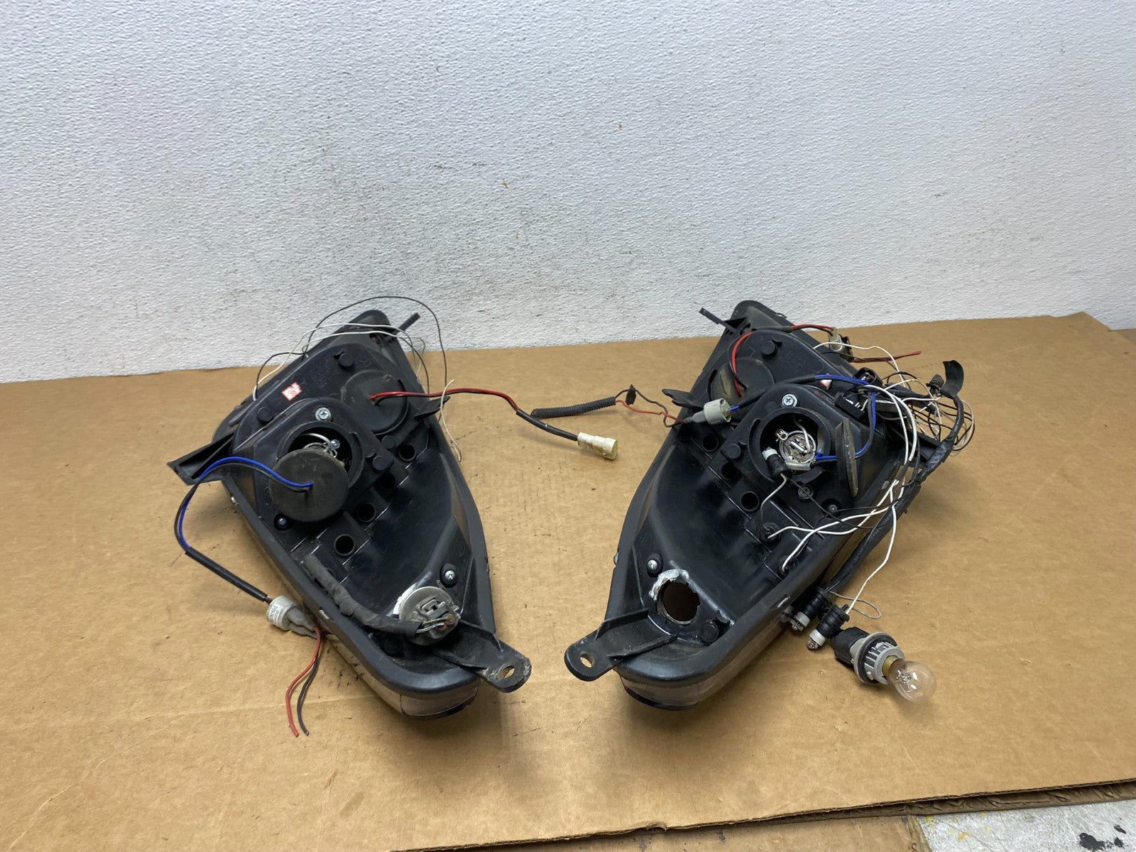 2000 to 2005 Toyota Celica Left+Right Set LED Black Headlights AD4631 DG9