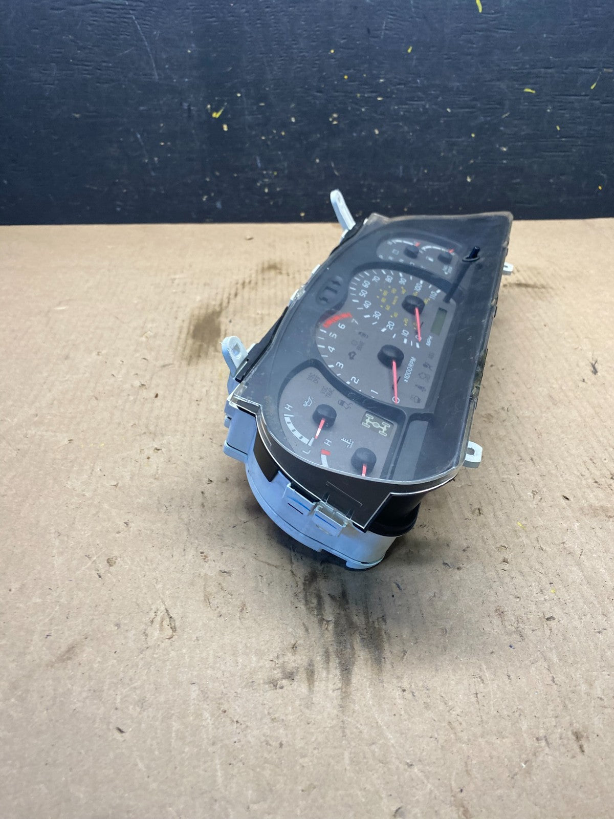 2001 to 2004 Toyota Sequoia Speedometer Insrument Gauge Cluster Q7336 DG2