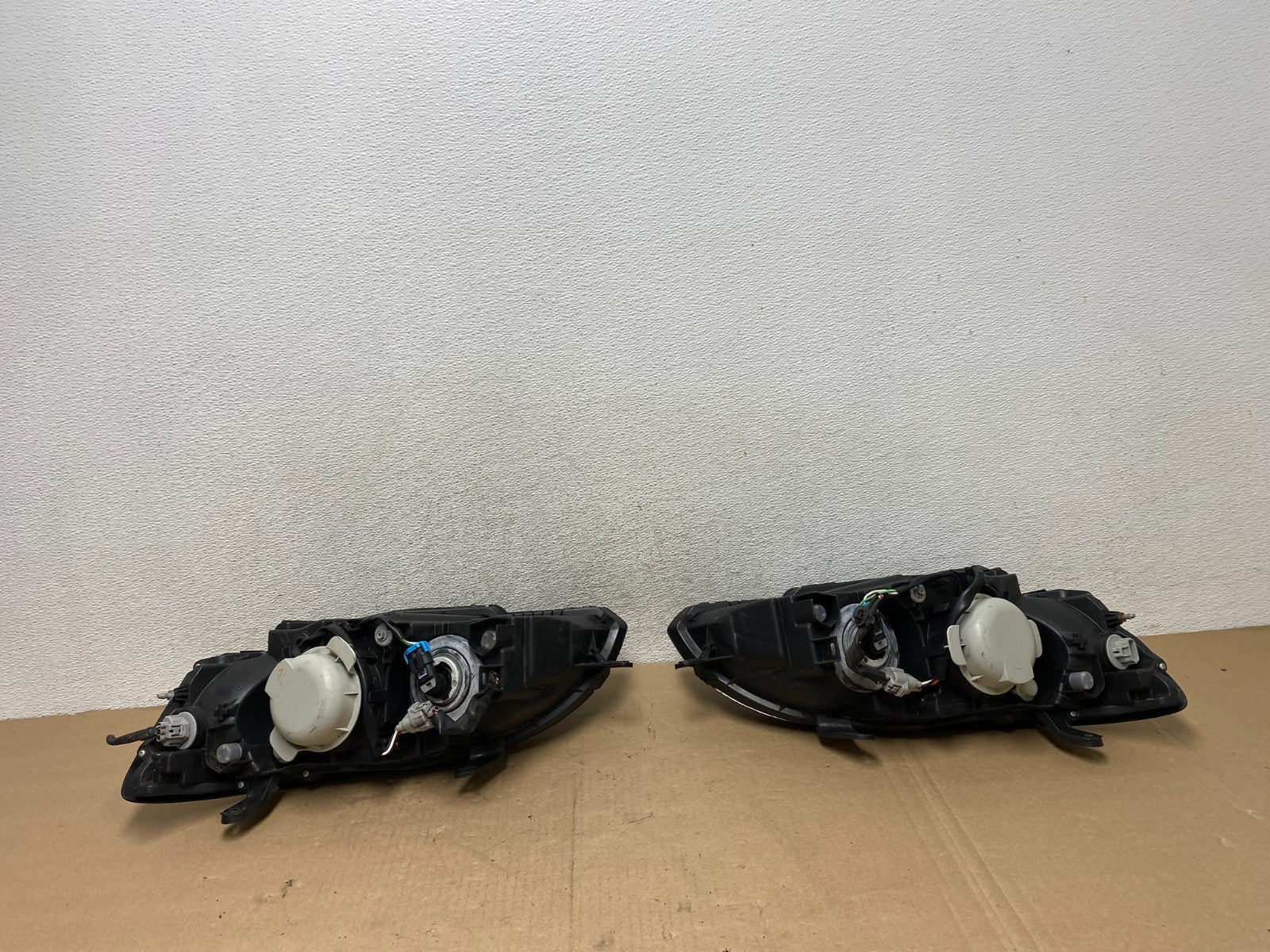 2006 to 2007 Subaru Legacy Left+Right Side Headlights DEPO AG4561 DW6