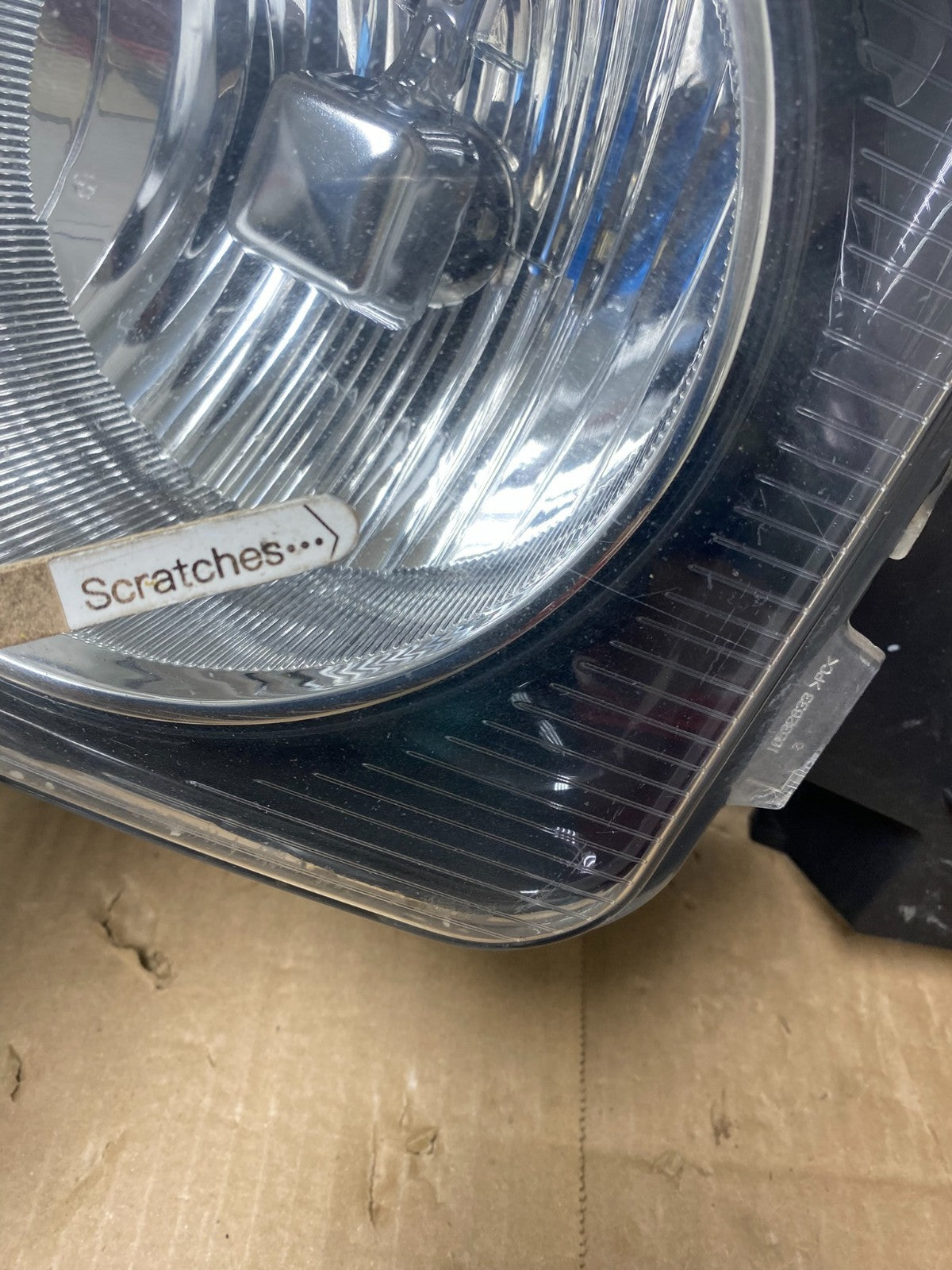 2006 to 2010 Hummer H3 Left+Right Halogen Headlights AE9018 DW4