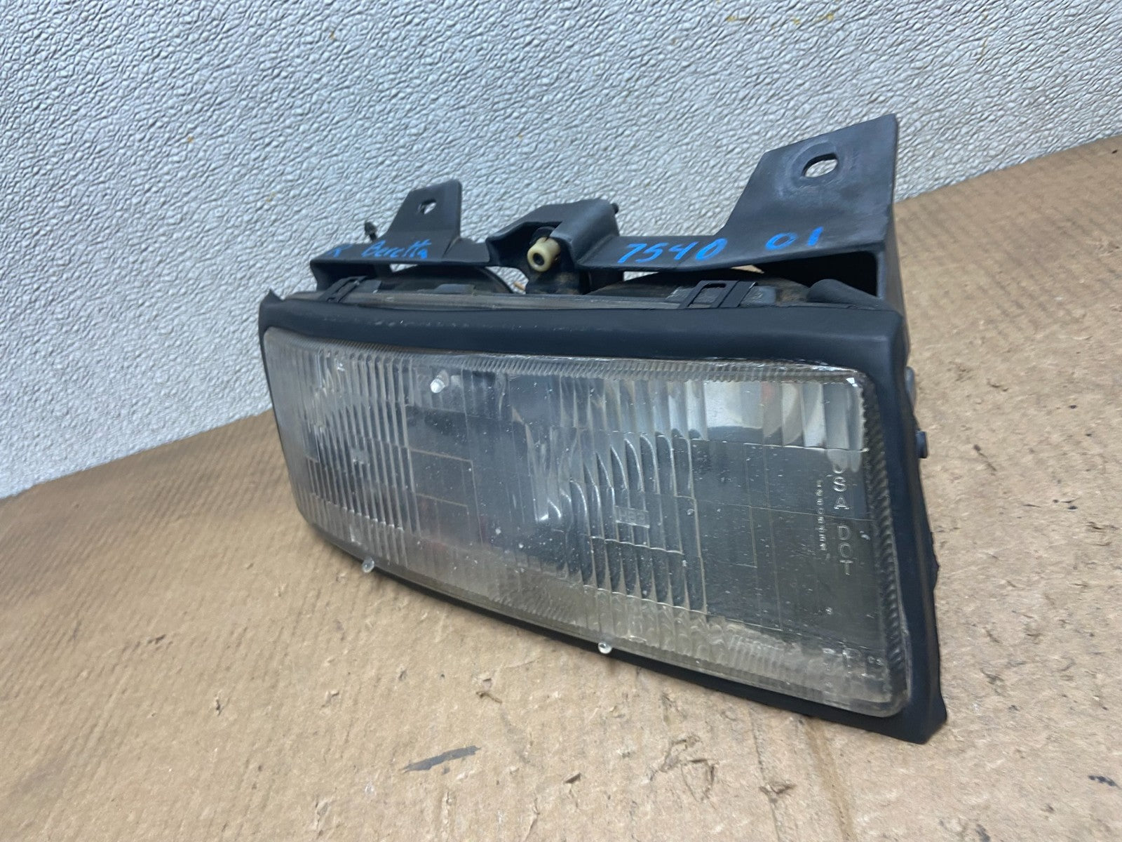 1987 to 1988 Chevrolet Corsica Right Passenger RH Side Headlight AA6659 DG1