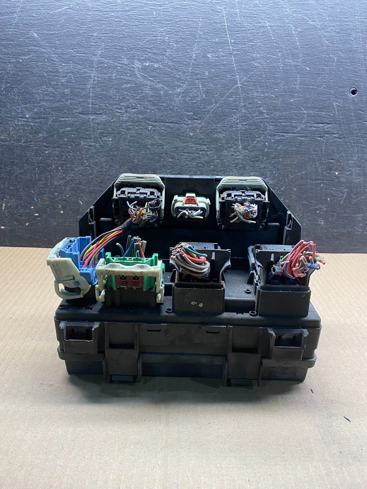 2011 Dodge Ram 1500 Totally Integrated Power Module Fuse Box AH7319 DG1
