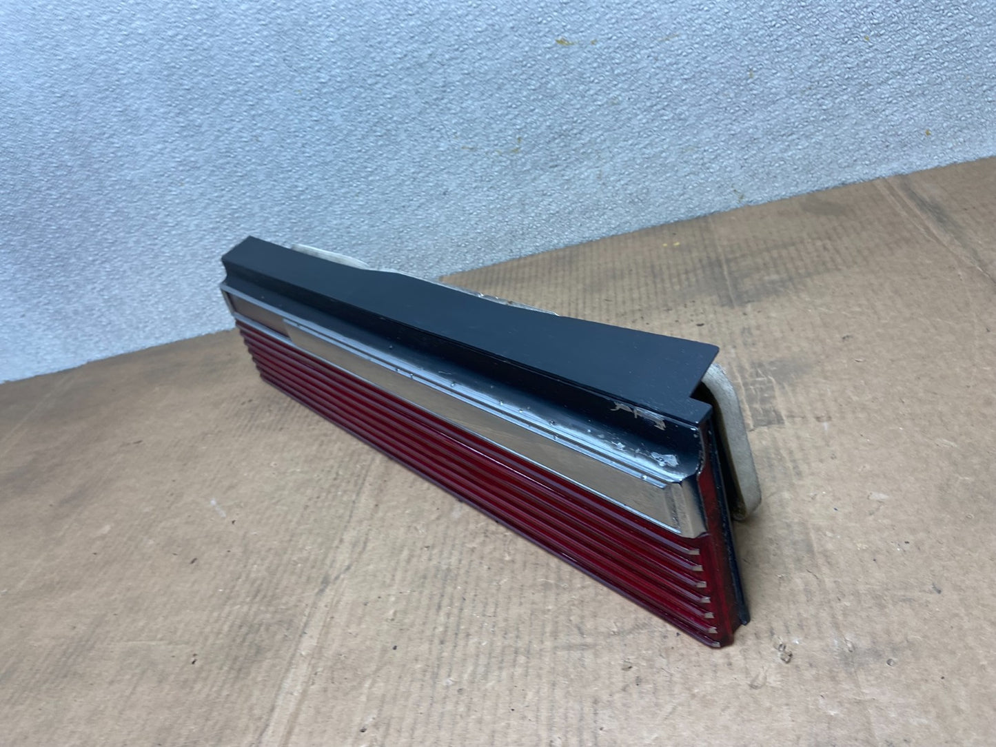 1982-1983 Chrysler Lebaron Right Passenger Rh Side Tail Light OEM AA6258 DW1