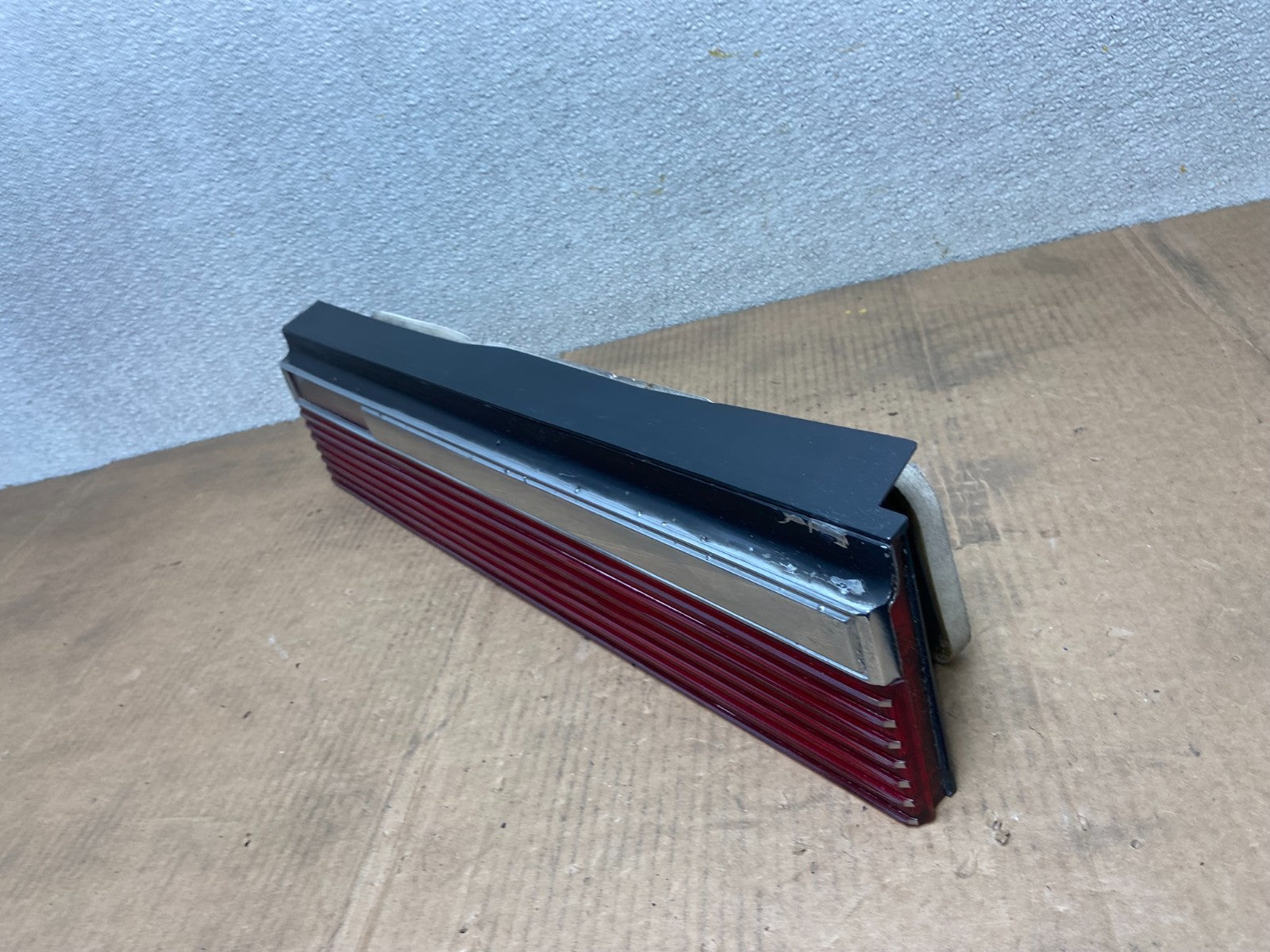 1982-1983 Chrysler Lebaron Right Passenger Rh Side Tail Light OEM AA6258 DW1