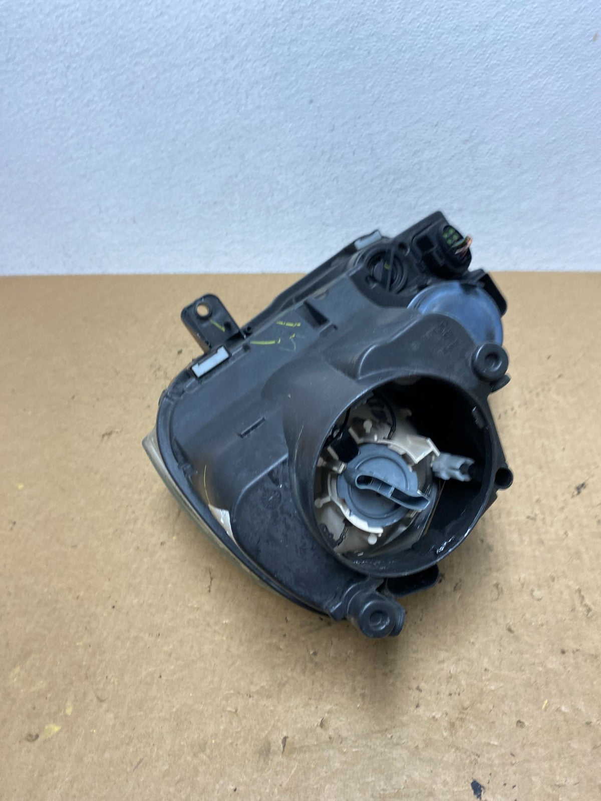 2005 - 2010 Volkswagen Jetta Right Passenger RH Side Headlight Halogen AC3535 DW6