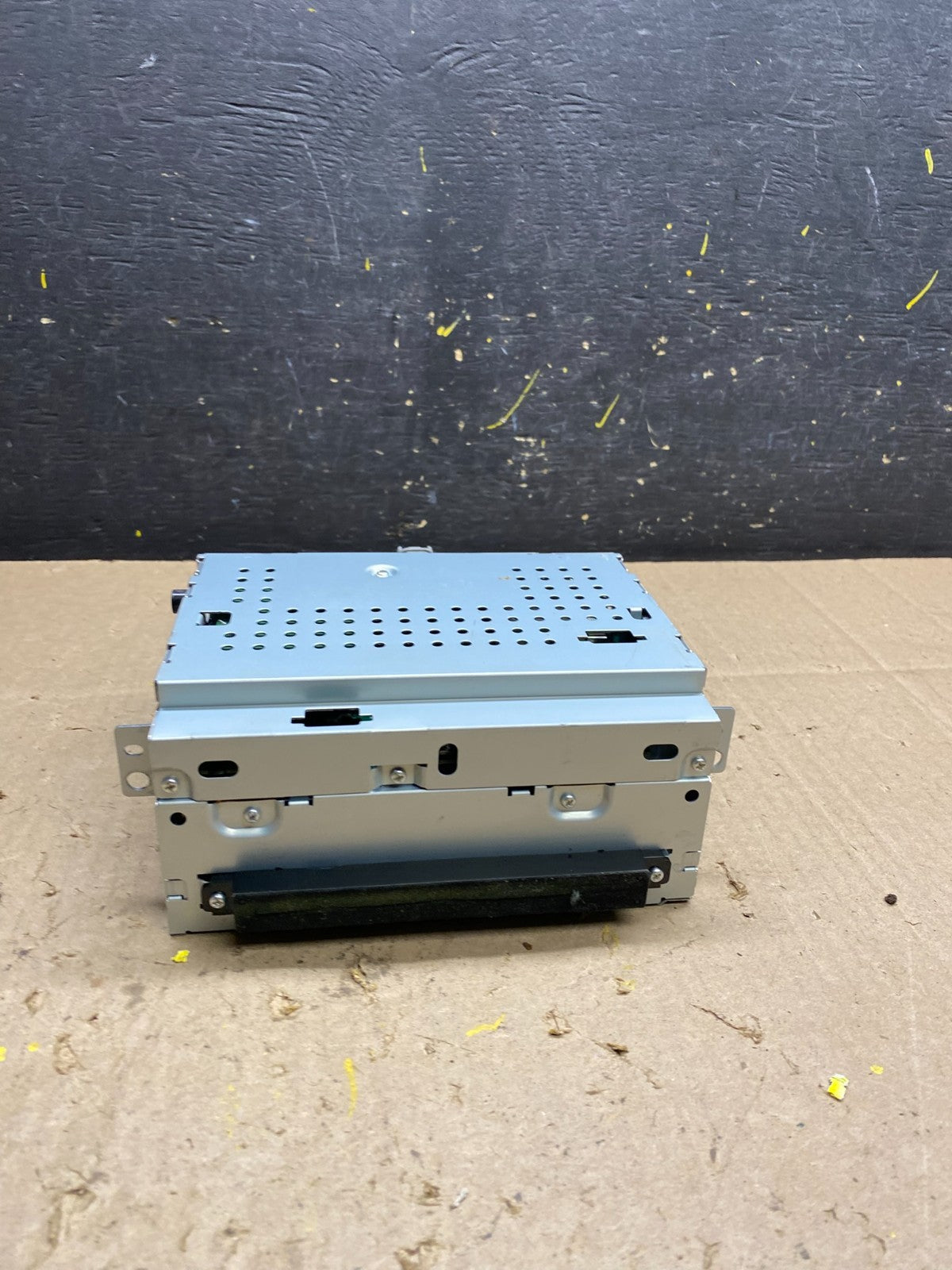 2010 to 2011 Volvo S60 Radio AM FM Receiver MP3 CD Player U4923 DG0