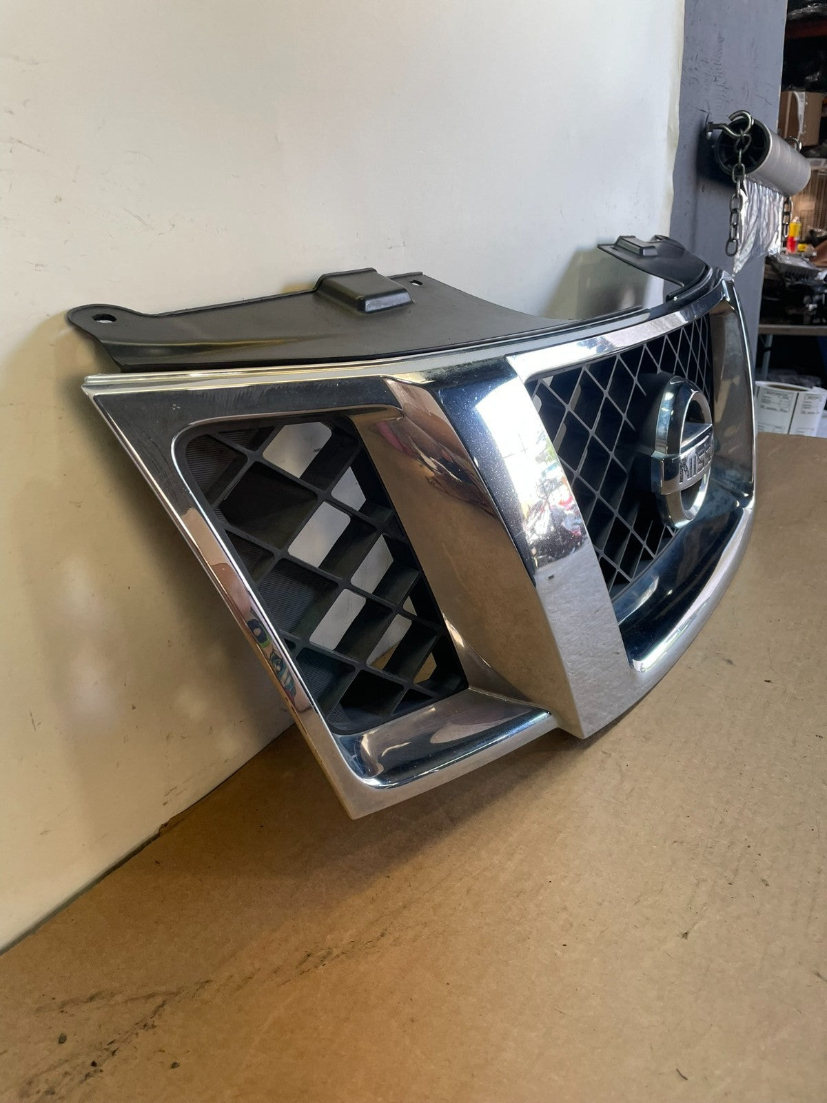 2008 to 2012 Nissan Pathfinder Front Upper Chrome Grill Grille AF8804 DG2