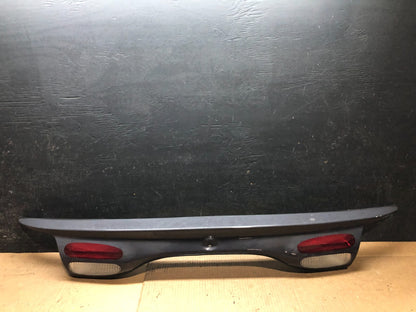 2000 to 2002 Ford Taurus Sedan Trunk Rear Center Lid Tail Light Panel G5779 DG10
